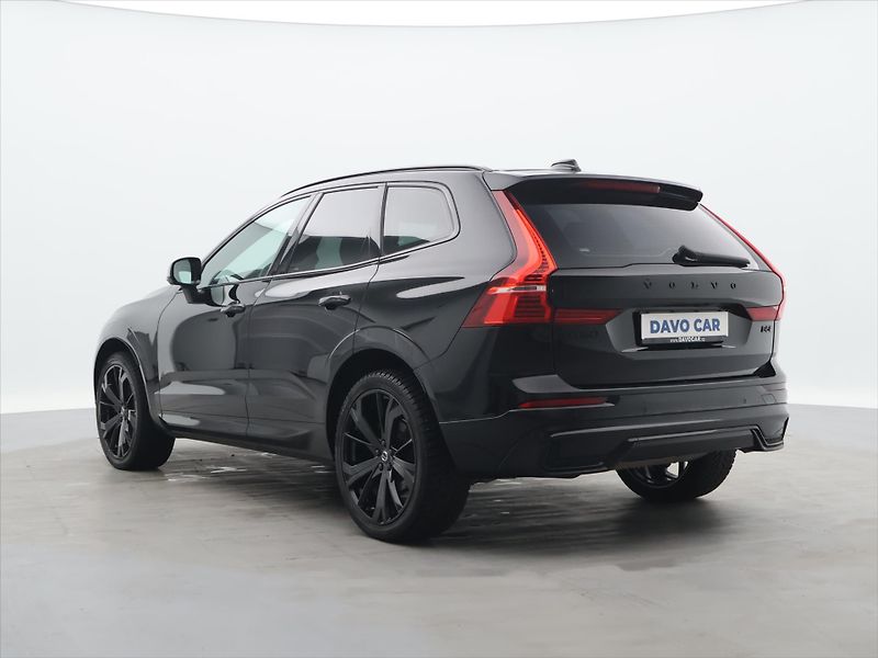Volvo XC60 2,0 B5 AWD Plus Black Ed. AT - fotka 5 z 31