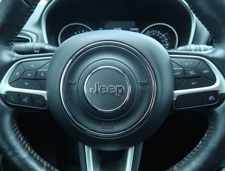 Jeep Compass (2019) 1.4 MultiAir, 4X4, Automat - fotka 17 z 21