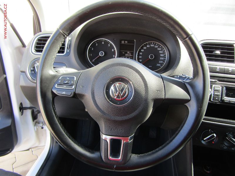 Volkswagen Polo (2014) 1.2 i, Comfortline - fotka 16 z 17