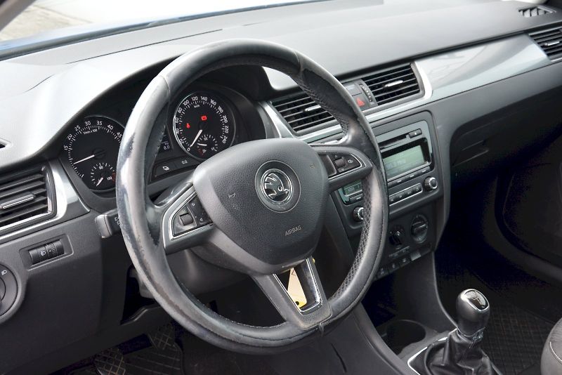 Škoda Rapid (2014) 1.6 TDI 66kW Ambition PLUS - fotka 10 z 20