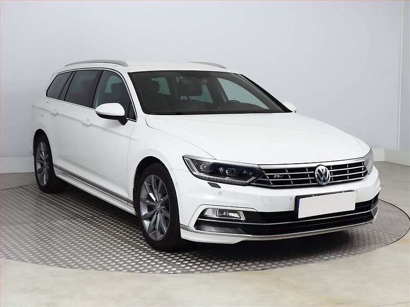 Volkswagen Passat (2017) R-Line 2.0 TDI, Automat, Kůže - fotografie inzerátu
