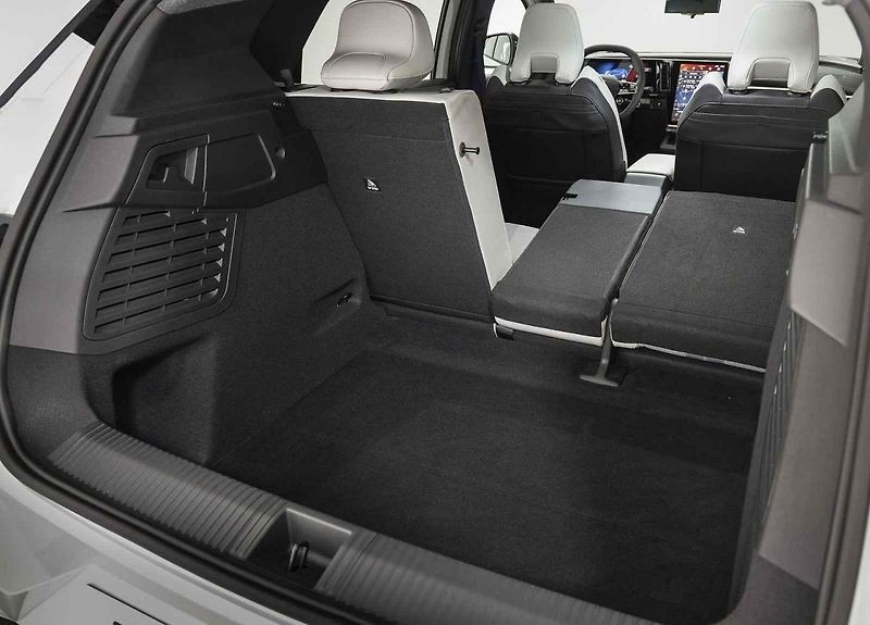 Novým Evropským autem roku je elektrický Renault Scénic
