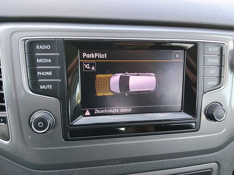 Volkswagen Golf Sportsvan (2015) - fotka 26 z 27