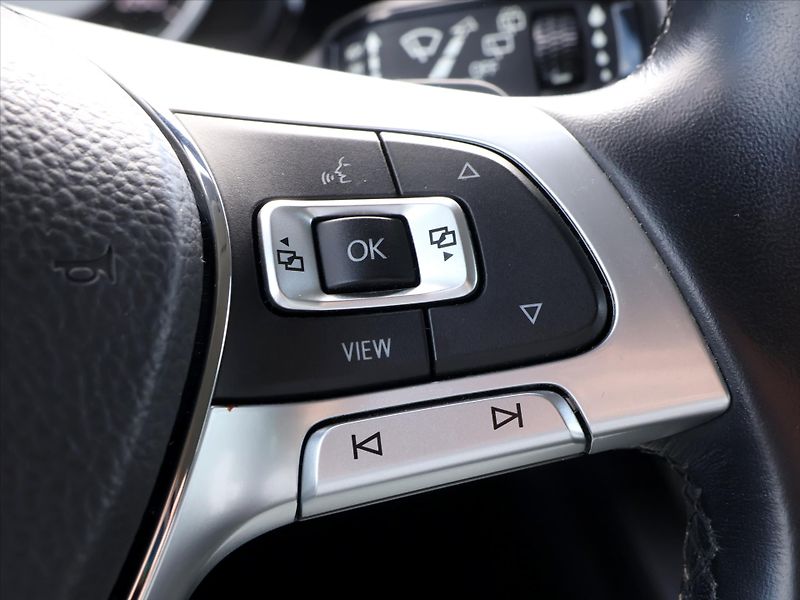 Volkswagen Touareg 3,0 TDI 170kW DSG 4M LED CZ - fotka 21 z 32