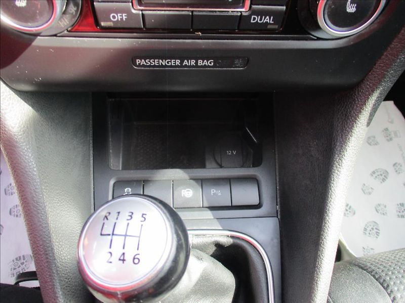 Volkswagen Golf 1,2 TSI, aut.klima,serv.kniha, - fotka 18 z 35