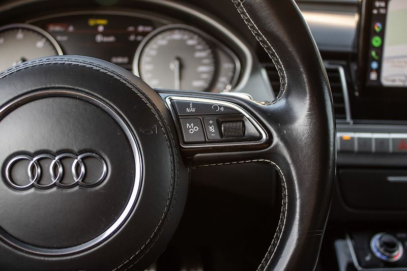 Audi S8 - fotka 21 z 30
