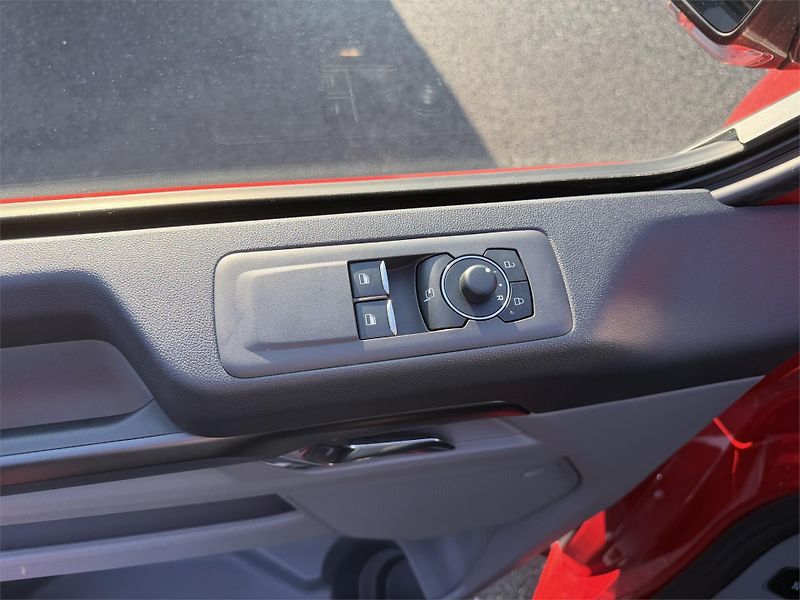 Ford Tourneo Custom (2026) Titanium X L2, Tourneo, 2.5 Du - fotka 17 z 22