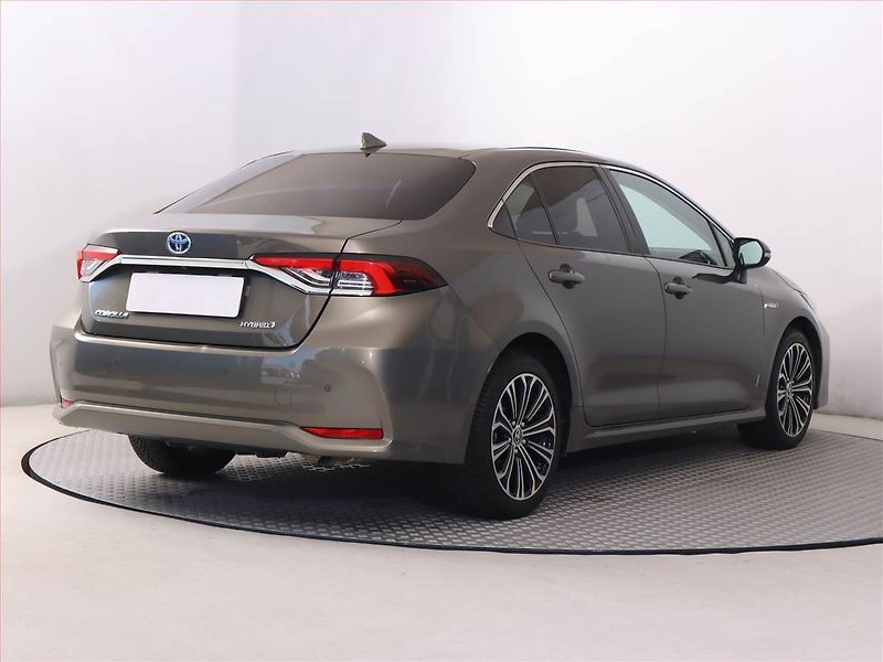 Toyota Corolla (2020) Style 1.8 Hybrid, Automat - fotka 5 z 21