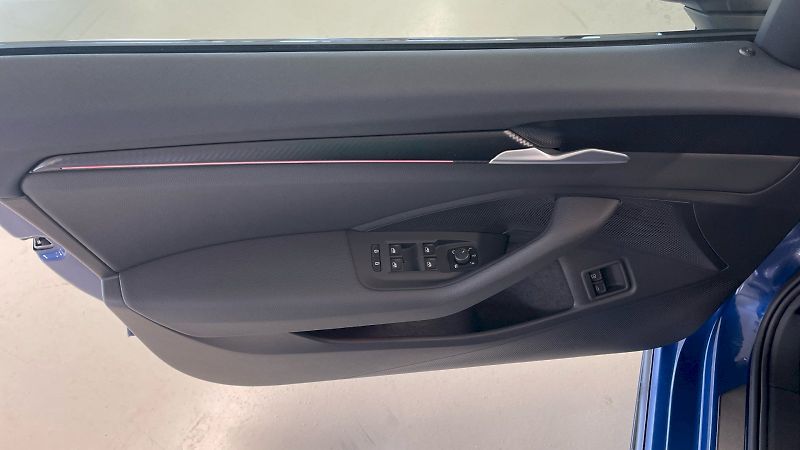 Škoda Superb (2025) kombi Sportline iV 1.5TSI 110k - fotka 27 z 37