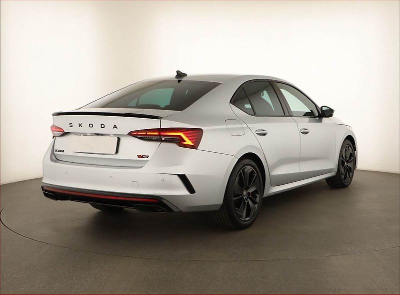 Škoda Octavia (2025) RS 2.0 TSI, RS, MATRIX, KAMERA - fotka 5 z 18