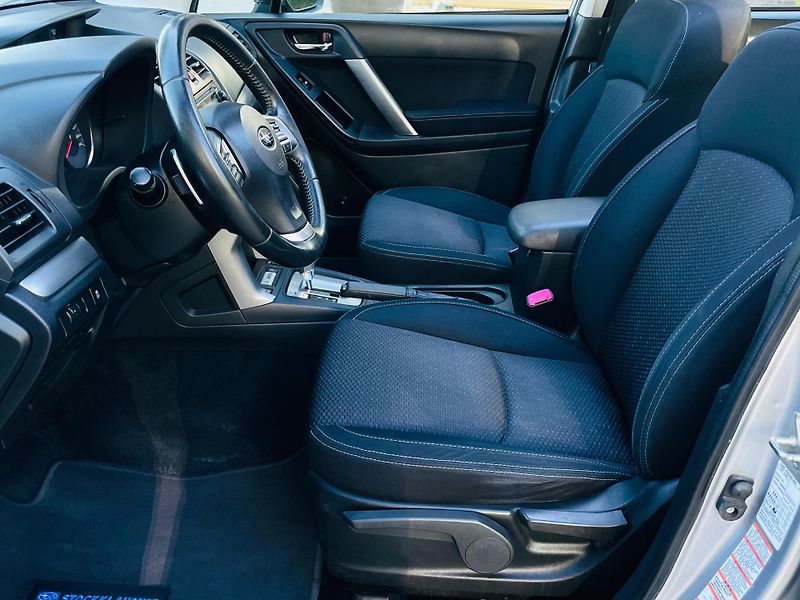 Subaru Forester 2.0i 4x4 AUT KAM TAŽNÉ SERVISK - fotka 27 z 44