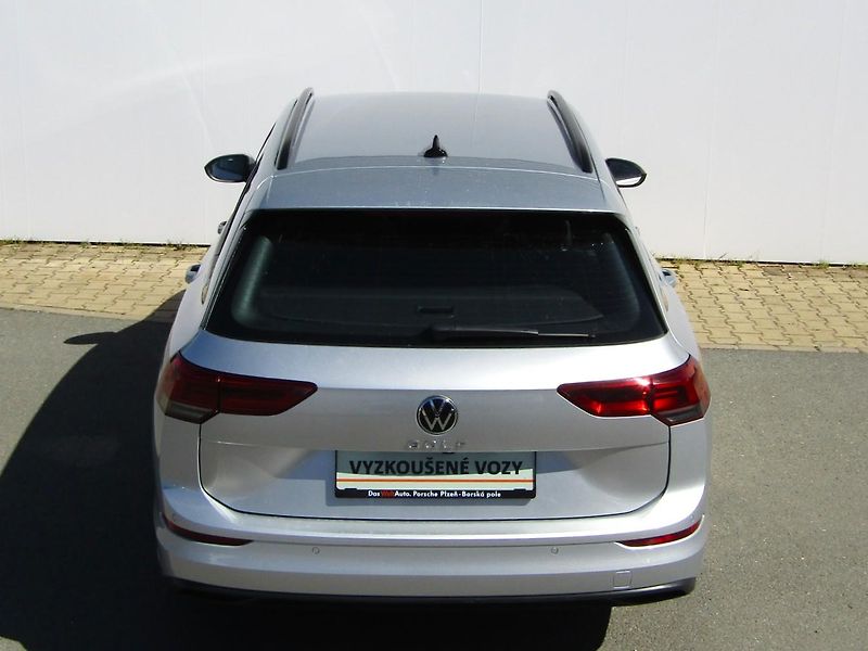 Volkswagen Golf (2022) Variant Life 1,5 TSI - fotka 12 z 29