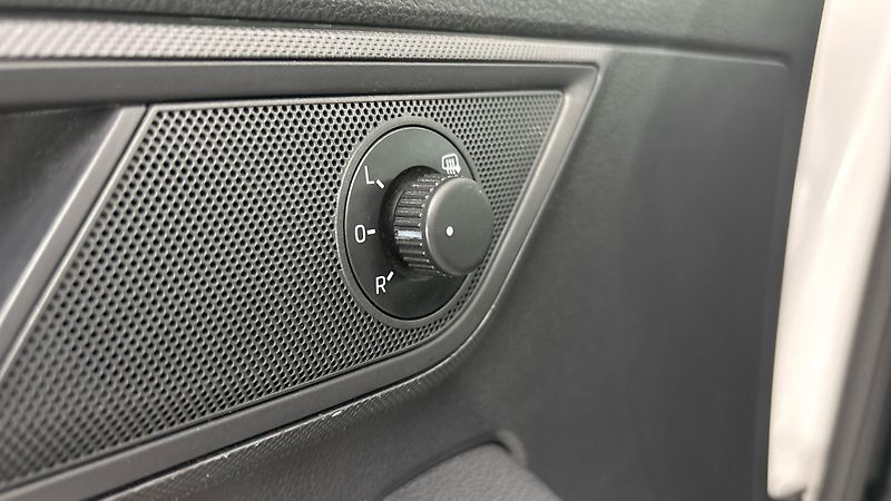 Škoda Fabia 1.0 TSI Ambition Combi - fotka 21 z 25