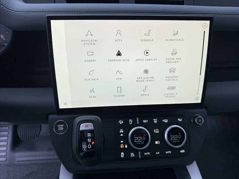 Land Rover Defender 3,0 X-DYNAMIC SE D250 - fotka 16 z 29