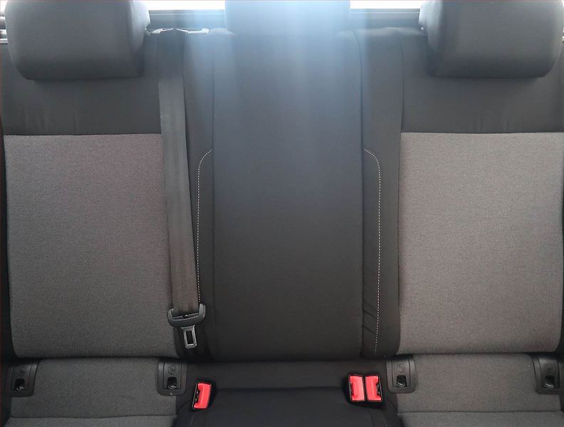 Volkswagen Golf (2014) 1.6 TDI, Serv.kniha, Navi - fotka 10 z 13