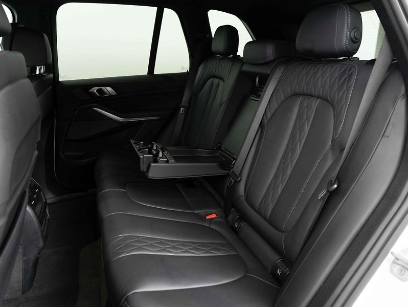 BMW X5 xDrive40i - fotka 21 z 23