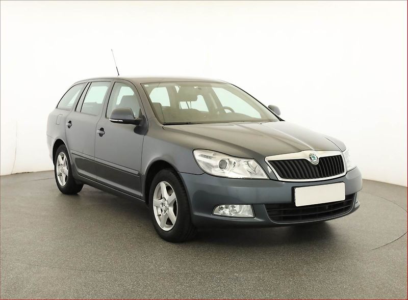 Škoda Octavia (2011) Ambiente 1.6 TDI, po STK - fotografie inzerátu