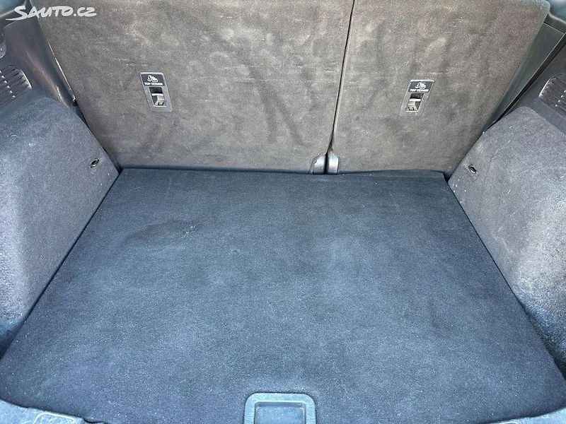 Ford Kuga 2,0 EcoBlue ST Line - fotka 26 z 29