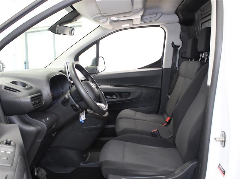 Toyota ProAce 1,5 D 75kW 102tkm. 1.maj.ČR - fotka 6 z 18