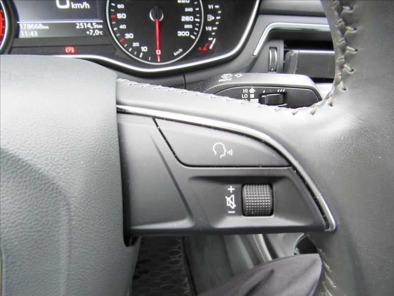 Audi A4 2,0 TDI 110kW Sedan - fotka 22 z 34