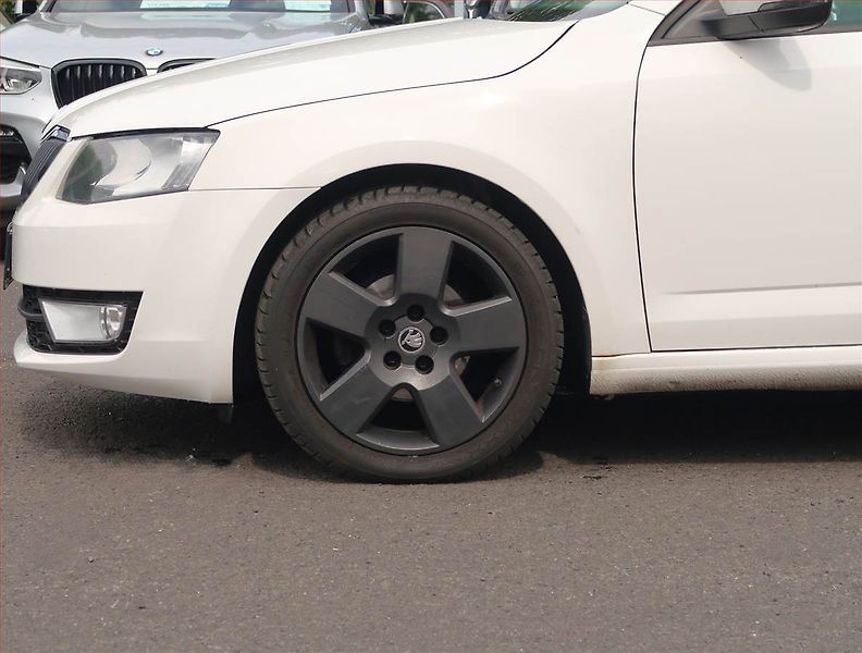 Škoda Octavia (2015) Ambition 1.6 TDI, Automat - fotka 15 z 16