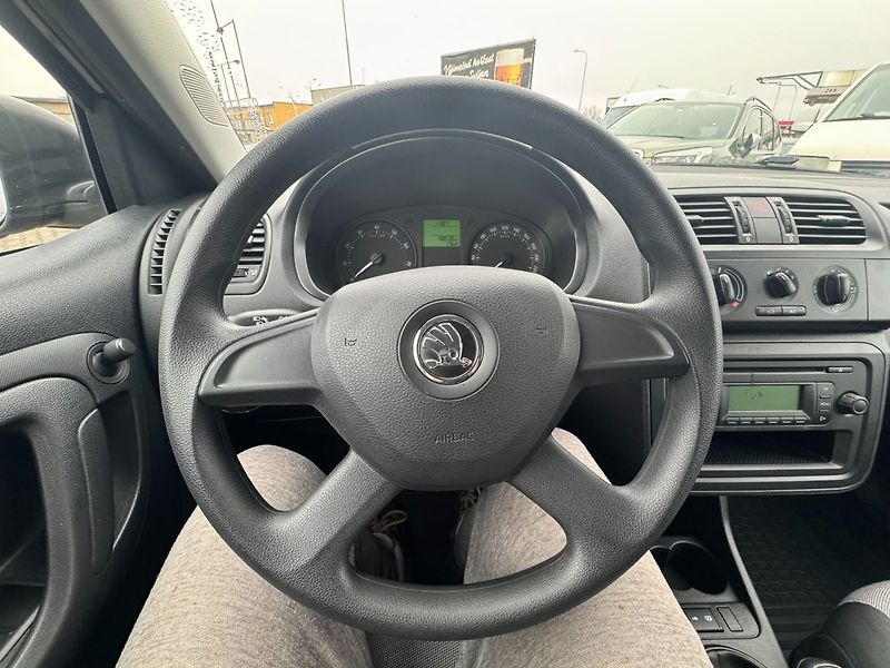 Škoda Fabia (2013) 1,2 HTP 51 KW KM STK 1. MAJ. - fotka 24 z 49