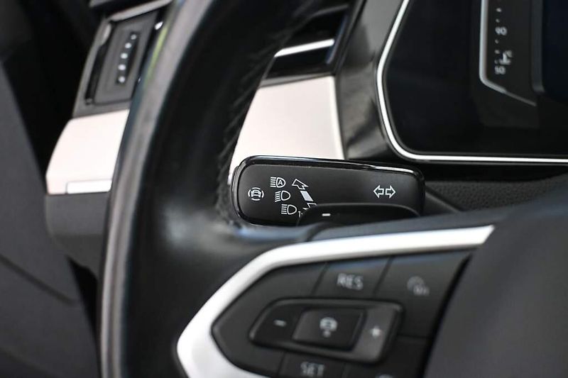 Volkswagen Passat (2023) 2.0 DSG Matrix LED ACC VIRTUAL - fotka 14 z 35