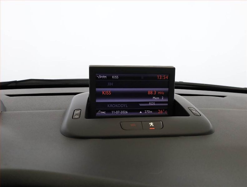 Peugeot 5008 (2011) 2.0 HDI, Navi, Xenony - fotka 10 z 16