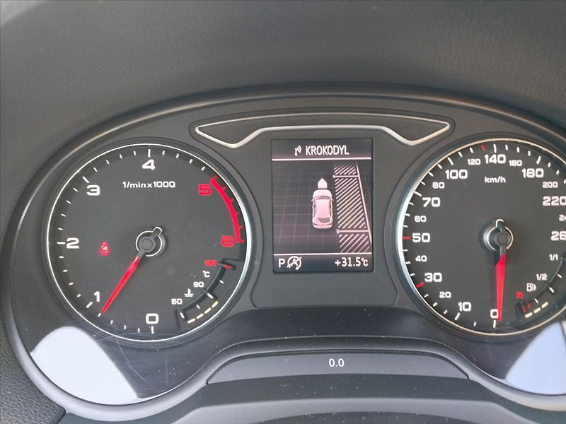 Audi A3 1,6   Sportback - fotka 9 z 32