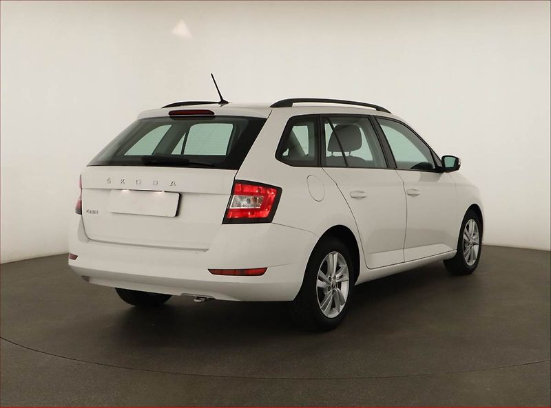 Škoda Fabia (2022) Ambition 1.0 TSI, ČR,1.maj - fotka 5 z 16