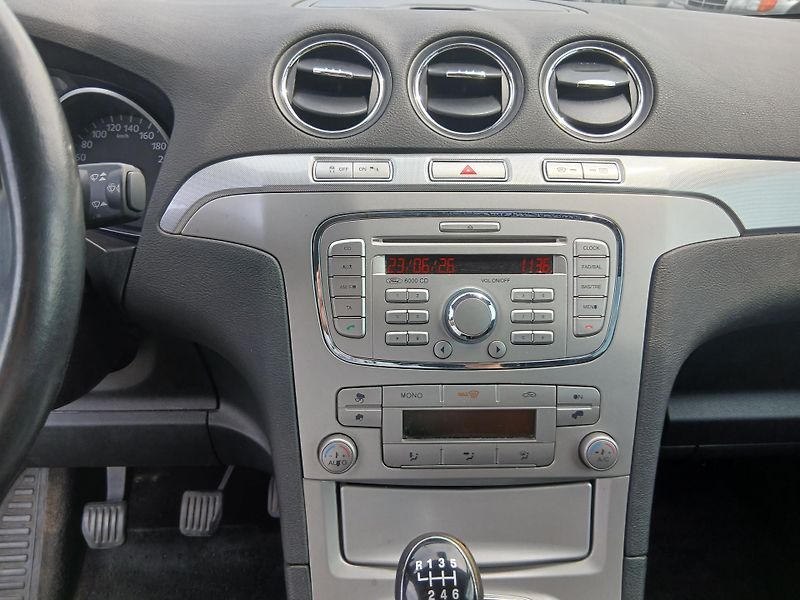 Ford Galaxy 2.0 TDCI, tažné, klima - fotka 21 z 35