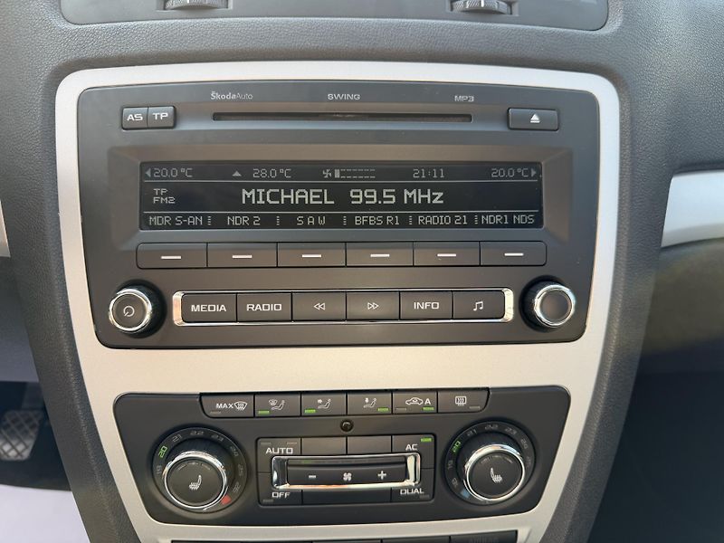 Škoda Octavia (2011) 2,0TDI 103 kW ELEGANCE 1MAJITE - fotka 35 z 48