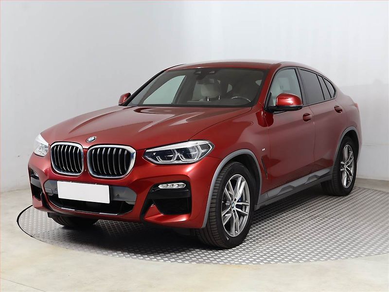 BMW X4 (2019) M Sport xDrive30d - fotka 2 z 22