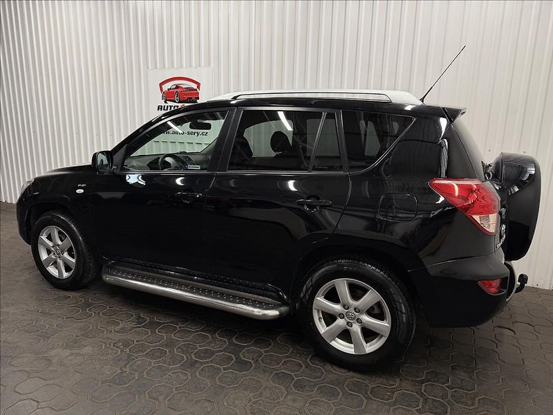 Toyota RAV4 2.2 D-4D 100kW ČR 1MAJITEL - fotka 5 z 32