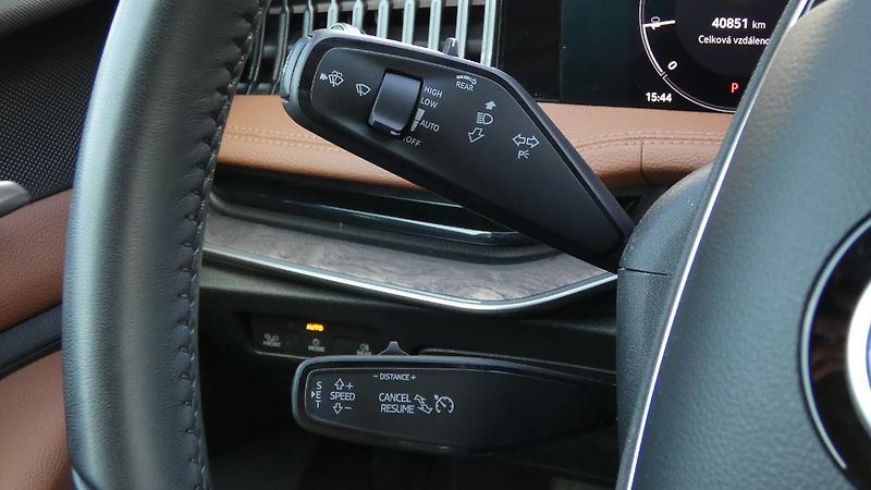 Škoda Superb 2.0 TDI 142kW 4x4 L&K Combi DS - fotka 11 z 27
