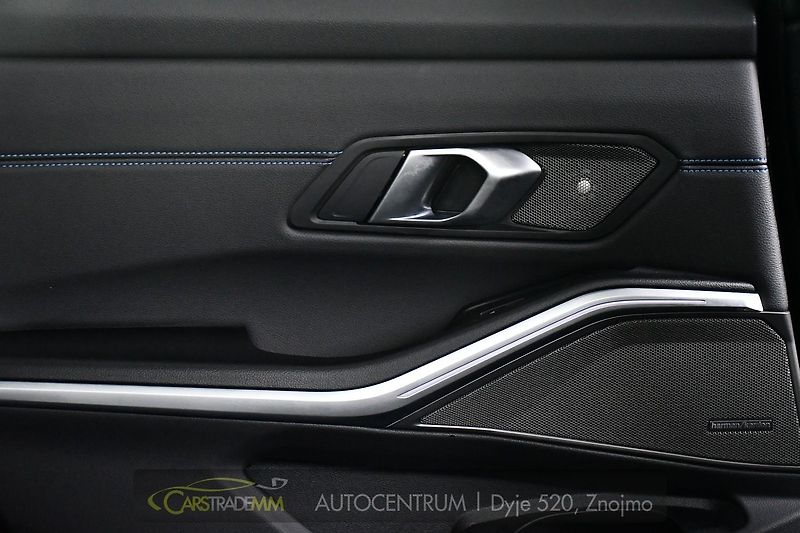 BMW Řada 3 320D xDrive M-SPORT ČR 1.M - fotka 48 z 60