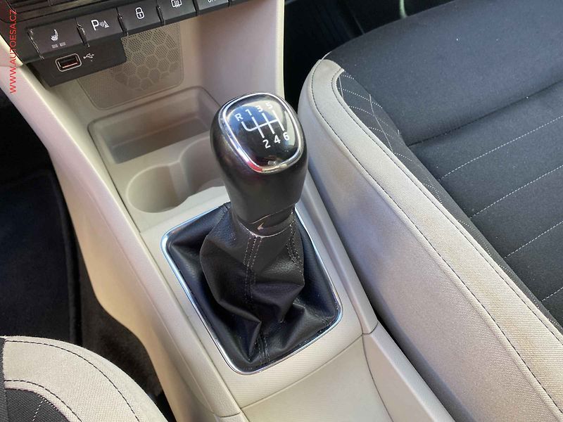 Škoda Rapid (2019) 1.0TSI, ČR, Navi, bixen - fotka 16 z 17