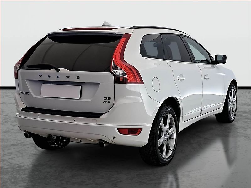 Volvo XC60 (2012) R-Design D3, 4X4, Tempomat - fotka 5 z 15