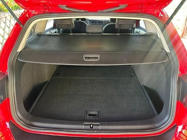 Volkswagen Golf 1,6TDi DSG Variant LED MATRIX - fotka 33 z 51