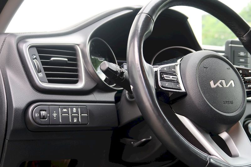 Kia Ceed (2022) Sportswagon, 1.0 T-GDI / 88 kW - fotka 13 z 29