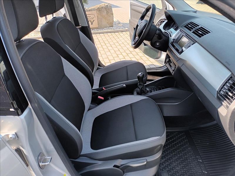 Škoda Fabia 1,2 TSI,66KW,DIGIKLIMA,TEMPOMA - fotka 21 z 36
