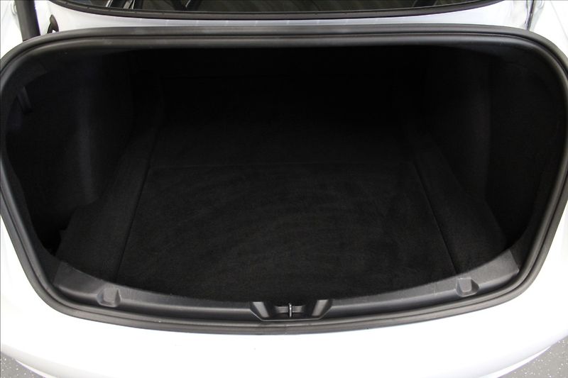 Tesla Model 3 0,0 Long Range dual motor - fotka 5 z 29