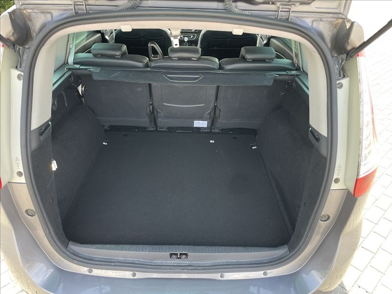 Renault Grand Scénic 1,2 TCe 97kw BOSE, GPS, odp. D - fotka 9 z 37