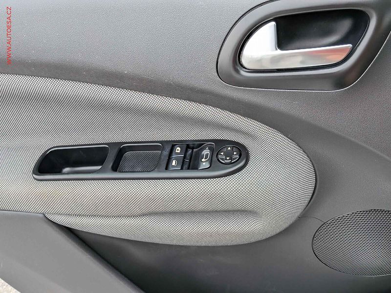 Citroën C3 Picasso (2015) 1.2 PT, ČR, AC, temp, park - fotka 12 z 14