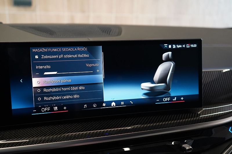 BMW X6 30d xDrive, Vzudch, Masáž - fotka 33 z 48