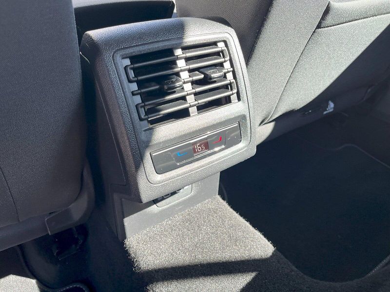 Volkswagen Golf (2022) VARIANT 1,5 eTSI 96KW DSG STYL - fotka 14 z 23