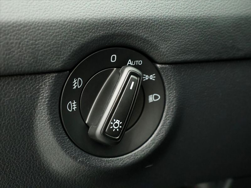 Škoda Octavia 2,0 TDI DSG Soleil - fotka 15 z 30