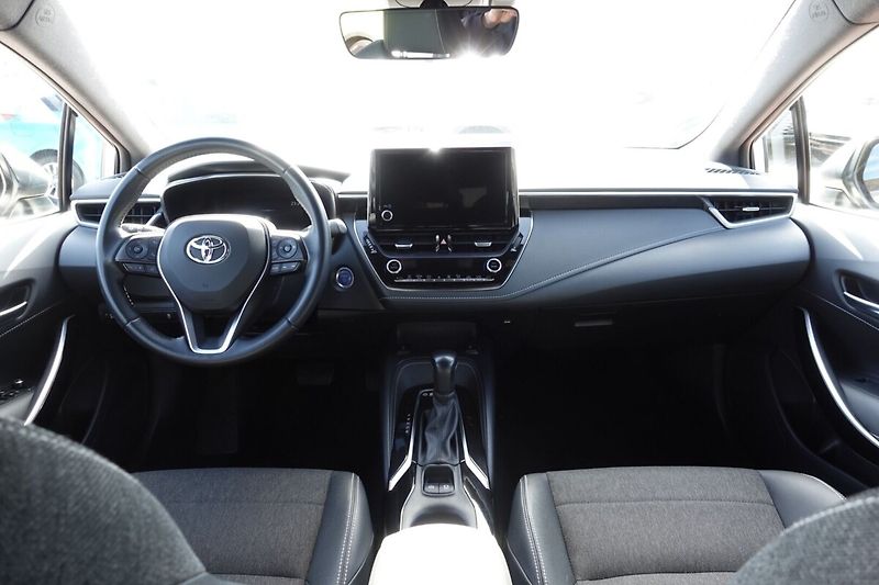 Toyota Corolla 1.8HEV CVT  Comfort Style Tech - fotka 16 z 31