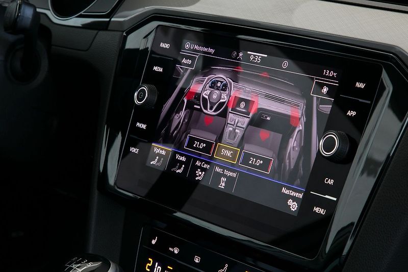 Volkswagen Passat 2.0TDI 110kW Webasto Pano Tažn - fotka 21 z 31