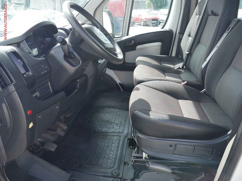 Citroën Jumper (2018) 2.0HDi L3H2 6míst, ČR, STK3 - fotka 9 z 20